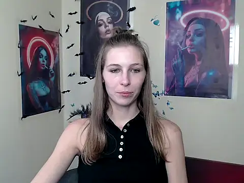 Snapshot of StrangerGi chatting on 09/19/25, 12:06 StrangerGi online show from 09/19/25, 12:06