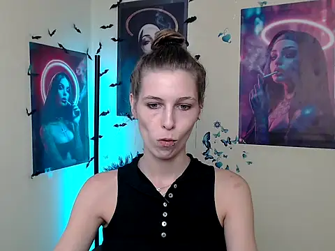Snapshot of StrangerGi chatting on 09/20/25, 12:17 StrangerGi online show from 09/20/25, 12:17