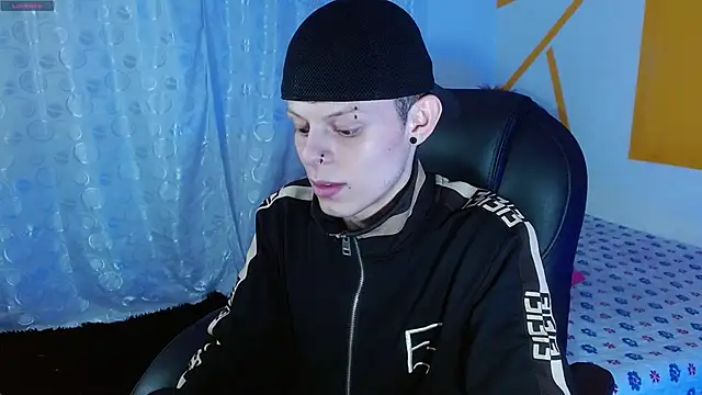 Matthew Boy  online show from 12/15/24, 04:51