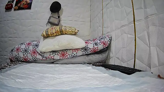 Snapshot of Mendoza_Amaranata chatting on 10/10/25, 06:01 Mendoza Amaranata online show from 10/10/25, 06:01