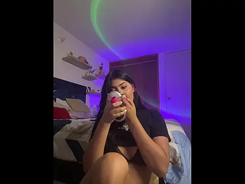 SusyAlvarez online show from 10/17/25, 01:09