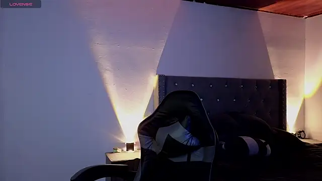 cristal hilton 10 online show from 11/19/25, 04:12