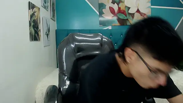 Snapshot of Noha_scott chatting on 02/20/25, 10:59 Noha scott online show from 02/20/25, 10:59
