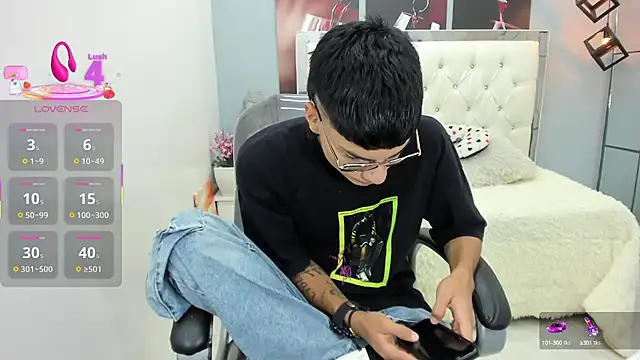 Snapshot of Noha_scott chatting on 10/01/25, 12:16 Noha scott online show from 10/01/25, 12:16