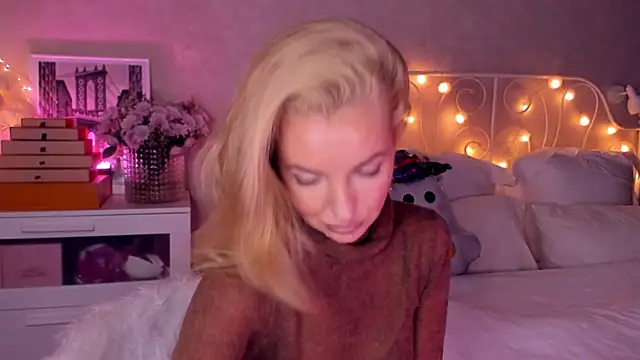 Snapshot of aestetick chatting on 11/04/25, 12:59 aestetick online show from 11/04/25, 12:59