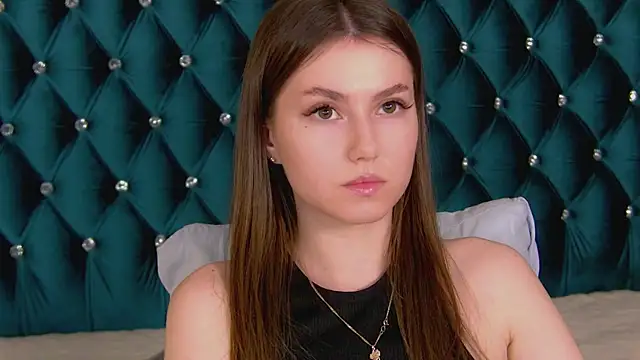 AliceMoreno online show from 10/21/25, 05:13