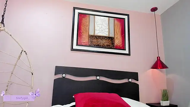 StefyGil  online show from 02/18/25, 06:37