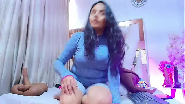  Marcela   online show from 11/19/25, 12:27