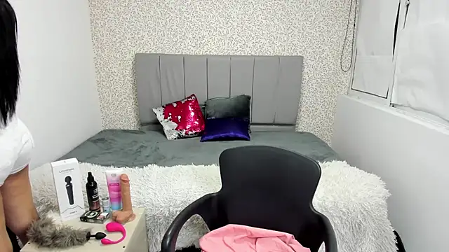 Snapshot of CharlotteeGray_ chatting on 03/02/25, 03:02 CharlotteeGray online show from 03/02/25, 03:02