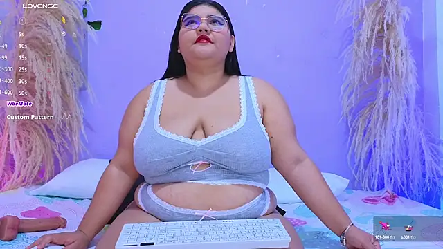 Snapshot of april_lopez6 chatting on 03/19/25, 02:05 april lopez6 online show from 03/19/25, 02:05