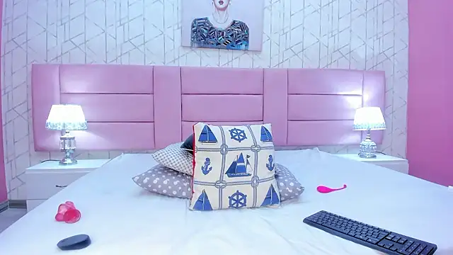 Nahiajhonson  online show from 12/05/24, 06:11