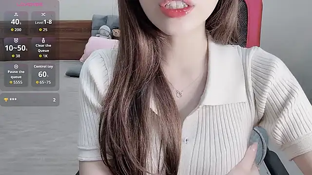 Snapshot of TrinhH_Nabbi chatting on 11/13/25, 12:26 TrinhH Nabbi online show from 11/13/25, 12:26