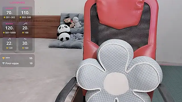 Snapshot of TrinhH_Nabbi chatting on 11/18/25, 10:52 TrinhH Nabbi online show from 11/18/25, 10:52