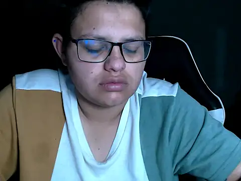 tatsumi nao online show from 10/22/25, 04:02