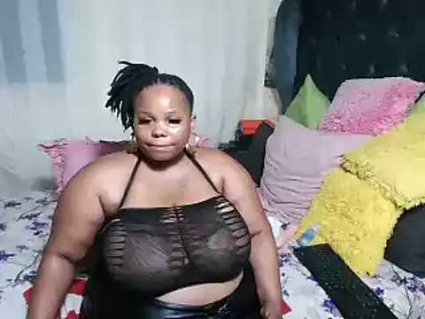 Snapshot of Candiyliciousxx chatting on 01/24/25, 08:32 Candiyliciousxx online show from 01/24/25, 08:32