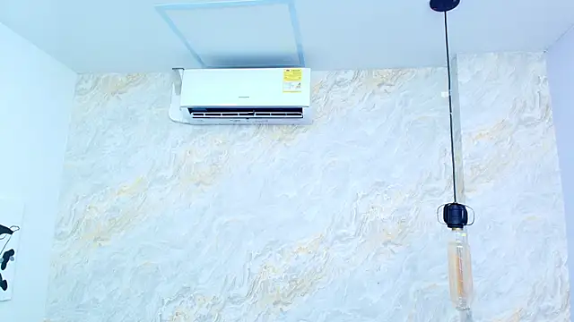 Mia candy 0 online show from 10/09/25, 12:03