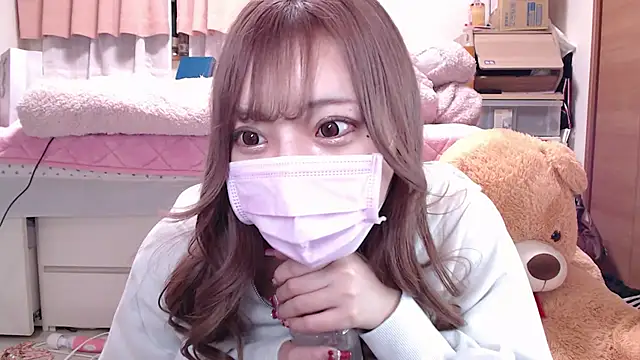 Snapshot of _chanMOMO_ chatting on 12/18/24, 10:51 chanMOMO online show from 12/18/24, 10:51