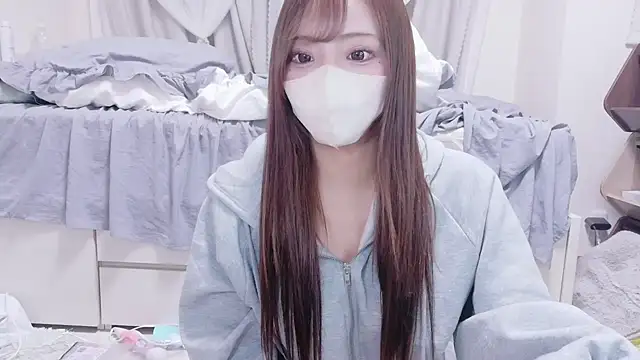 Snapshot of _chanMOMO_ chatting on 10/10/25, 01:21 chanMOMO online show from 10/10/25, 01:21