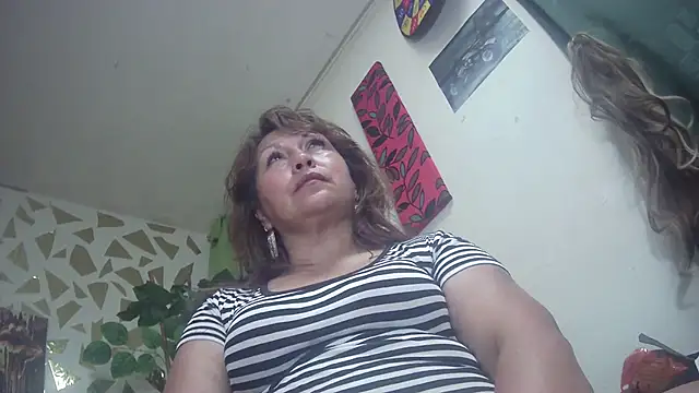 Snapshot of Kazsandraa chatting on 01/13/25, 12:41 Kazsandraa online show from 01/13/25, 12:41