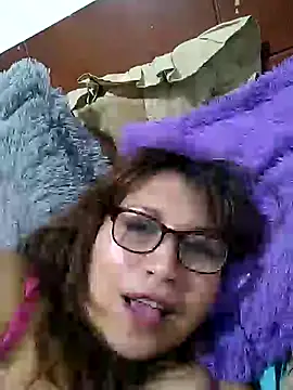 Snapshot of Kazsandraa chatting on 02/04/25, 06:06 Kazsandraa online show from 02/04/25, 06:06