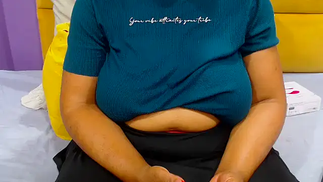 YELLOWBUSTYMELLONS online show from 10/13/25, 05:29