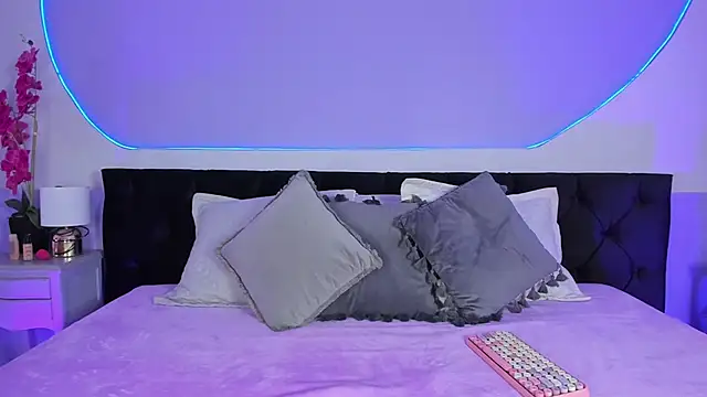 Julieta Cortes   online show from 09/09/25, 11:54