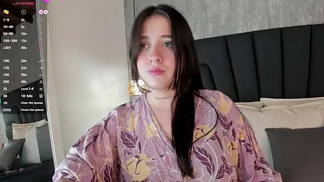 Sabrina Lennox online show from 02/08/25, 10:40