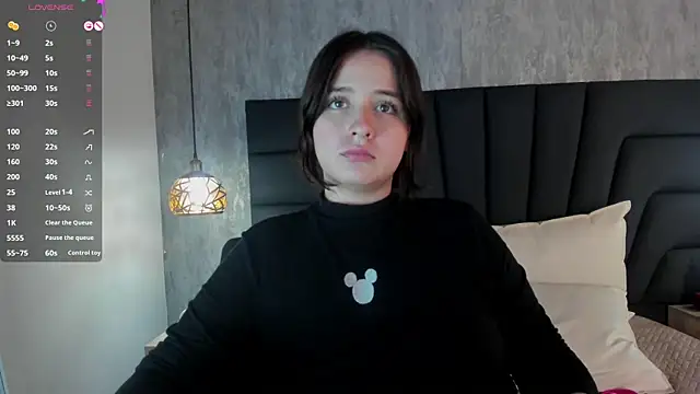 Sabrina Lennox online show from 02/12/25, 01:30