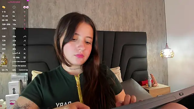 Sabrina Lennox online show from 02/13/25, 01:40