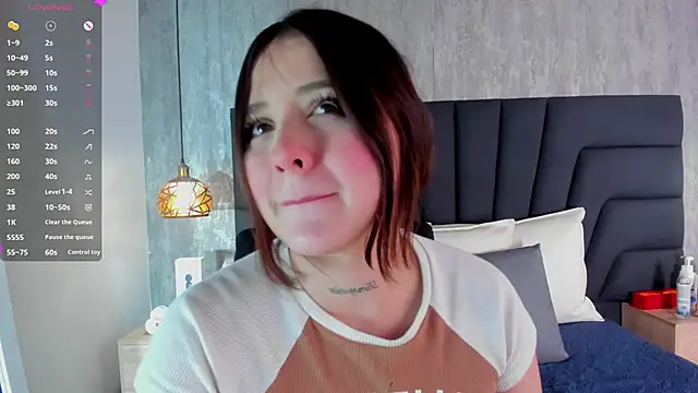 Sabrina Lennox online show from 02/20/25, 08:47