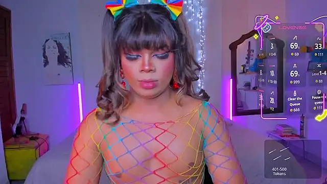 Snapshot of CuteRomi chatting on 11/19/25, 04:56 CuteRomi online show from 11/19/25, 04:56