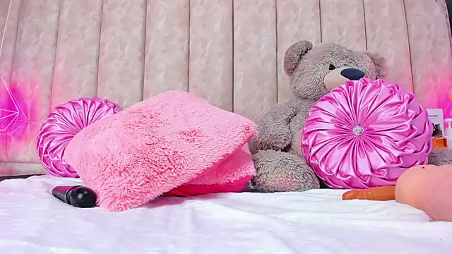 ShanelWest online show from 12/11/24, 04:20