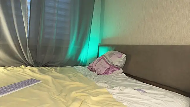 weshycouple online show from 10/09/25, 07:23