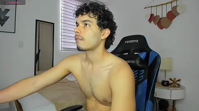 mateoleonee online show from 02/16/25, 06:43