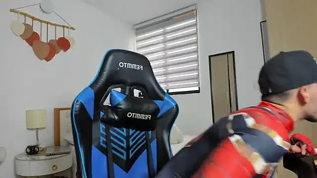 mateoleonee online show from 10/13/25, 07:25