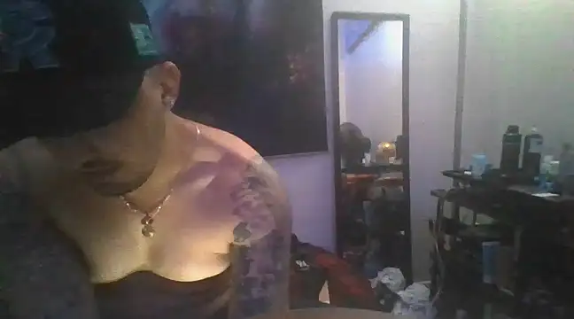 Snapshot of Antoniothedon chatting on 02/09/25, 04:50 Antoniothedon online show from 02/09/25, 04:50
