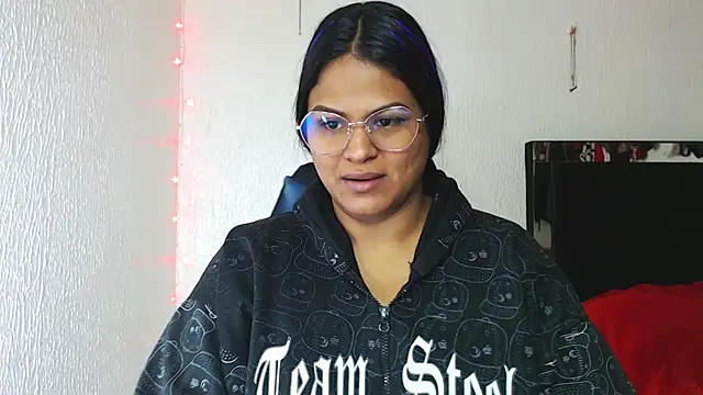 Snapshot of SweetAlmaa chatting on 03/10/25, 10:04 SweetAlmaa online show from 03/10/25, 10:04