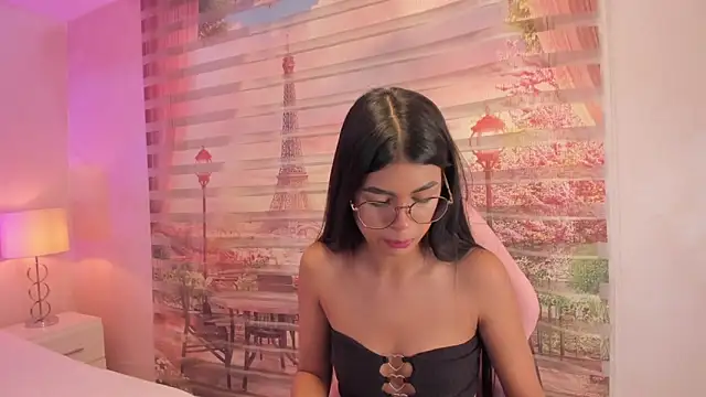 Isa little4u online show from 10/08/25, 10:24