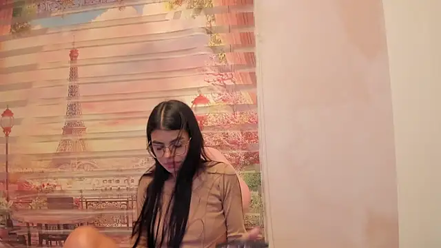 Isa little4u online show from 10/10/25, 10:25