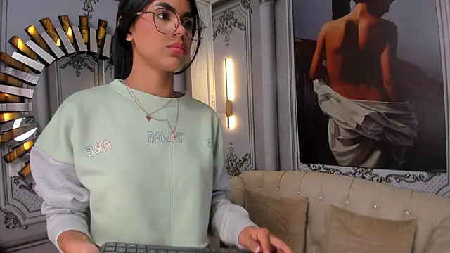 Isa little4u online show from 10/22/25, 04:24