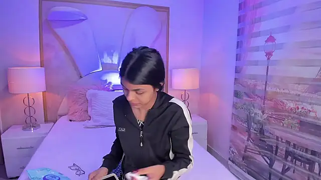 Isa little4u online show from 10/30/25, 07:54