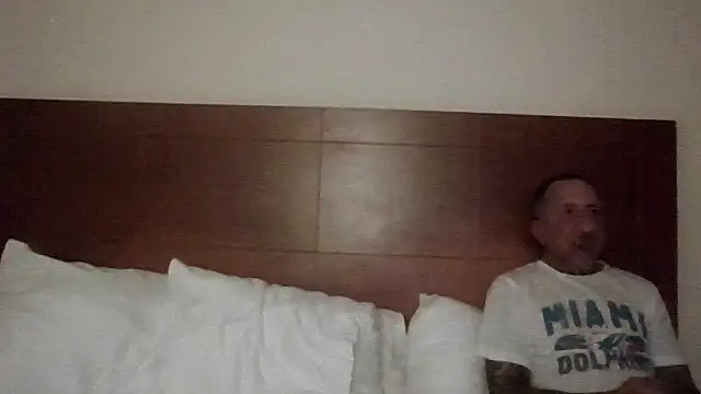 Snapshot of LillyysAllYours chatting on 11/08/25, 08:47 LillyysAllYours online show from 11/08/25, 08:47