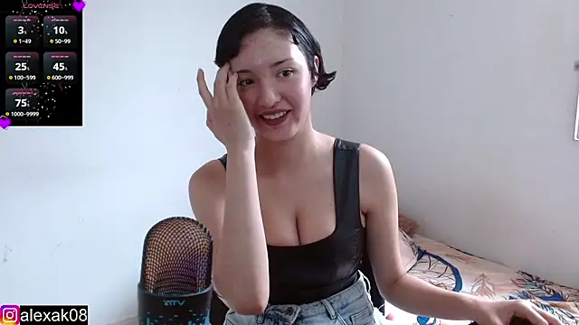 Snapshot of alexaa08 chatting on 02/19/25, 04:44 alexaa08 online show from 02/19/25, 04:44