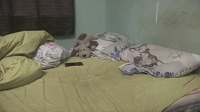 Snapshot of Diamond_Tyler chatting on 10/19/25, 04:02 Diamond Tyler online show from 10/19/25, 04:02