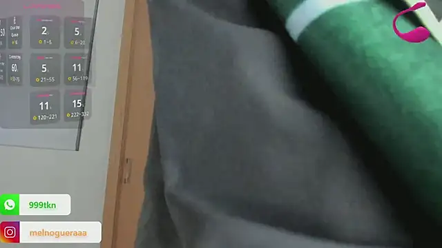 DanielaSaenz0 online show from 10/22/25, 01:17