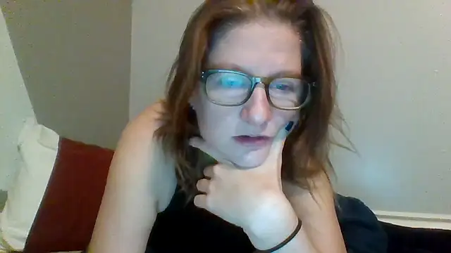 Snapshot of Eluradess chatting on 10/12/25, 07:46 Eluradess online show from 10/12/25, 07:46