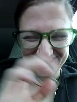 Eluradess online show from 11/08/25, 12:22