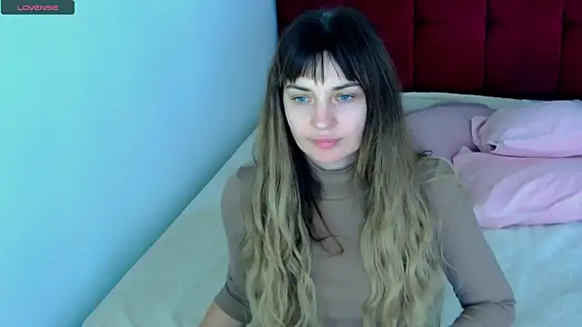 VioletUmi online show from 10/16/25, 08:37