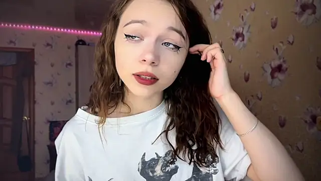 Snapshot of _SofiaBrown chatting on 12/05/24, 12:08 SofiaBrown online show from 12/05/24, 12:08