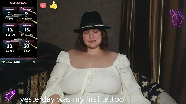 Snapshot of daisy_low chatting on 02/19/25, 07:59 daisy low online show from 02/19/25, 07:59